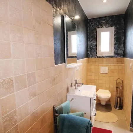 3 Bedroom Amazing In Holiday home *